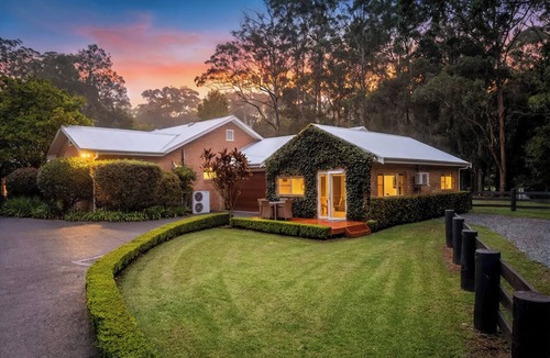 Matcham House | The Gables - Family fun, spa and pool!