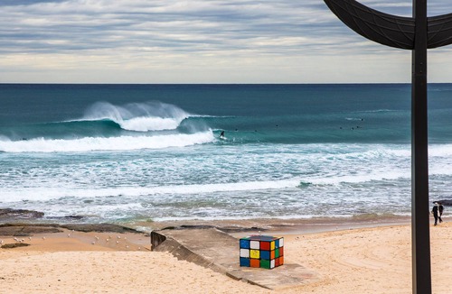 Maroubra Apartment | The Gallery Suite - Sea views & Creative Vibes