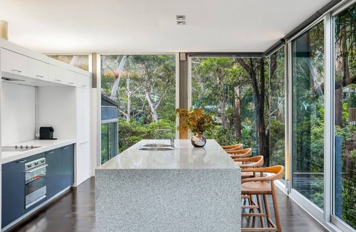 Macmasters Beach House | THE GLASS HOUSE | Accom Holidays