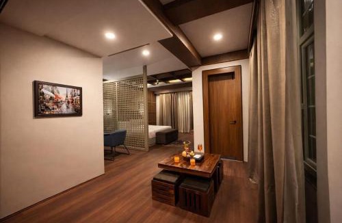 Pahalgam Hotel | The Grand Cliff BY Marvilla