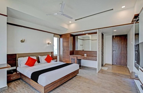 Dhuva Hotel | THE GRAND IMPERIAL HOTEL