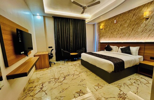 Greater Noida Hotel | The Grand Oasis Hotel & Resort