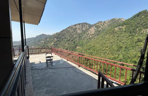 Tehri House | THE GROOVE GARDEN DHANOLTi