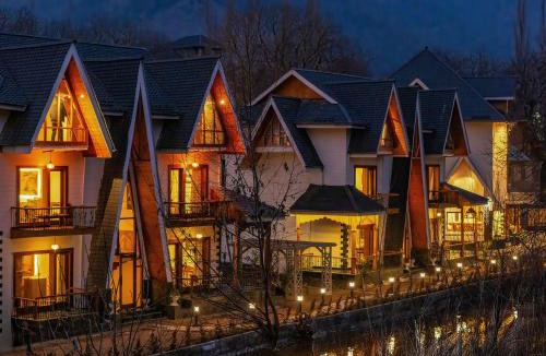 Pahalgam Hotel | The Harmukh Hills