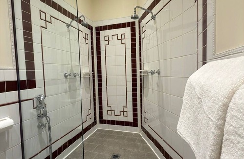 Leeton Bed & Breakfast | The Haven B&B Leeton History Made Cozy. Minutes walk to the Main Street!