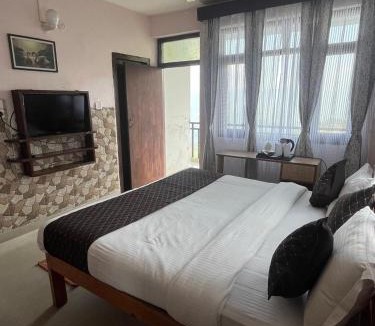 Majkhali Hotel | The himaliyan munros