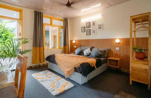 Gunehr Hostel | The Hosteller Bir