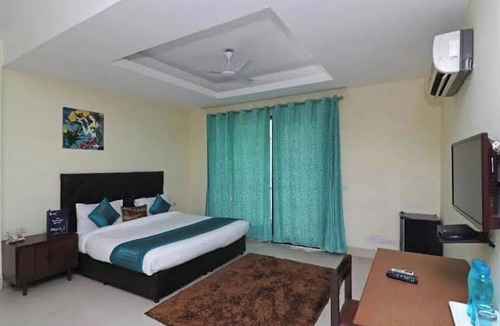 Sushant Lok Hotel | The Hotel Am Bliss