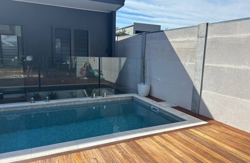 Cooks Hill House | The Junction Poolhouse