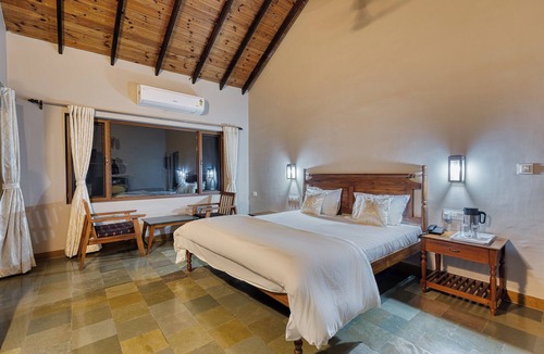Bhuj Hotel | The Kutchh Courtyard Resort