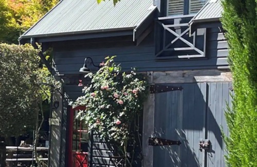 Wildes Meadow House | The Lakeside Barn - Design Masterpiece with Views!