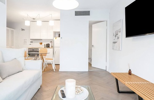 Bondi Junction Apartment | The Little Bondi Base