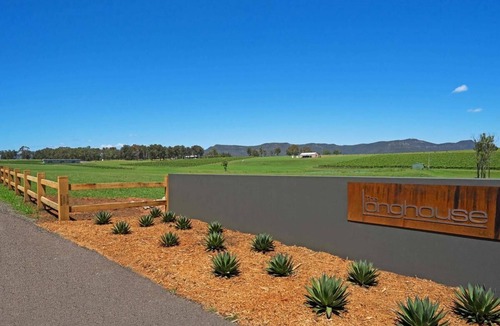 Pokolbin House | The Longhouse - Your group escape. The Longhouse, Hunter Valley