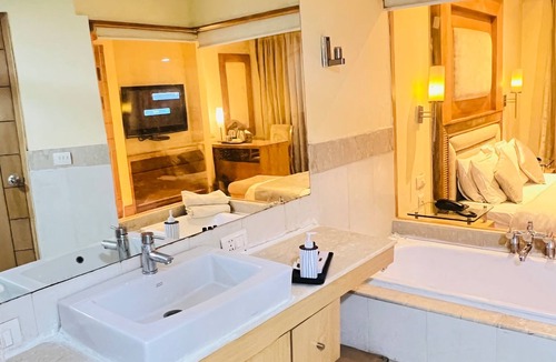 Sushant Lok Hotel | The Luxotic Suites