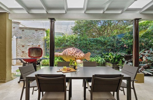 Newtown House | The Newtown Haven with Private Parking