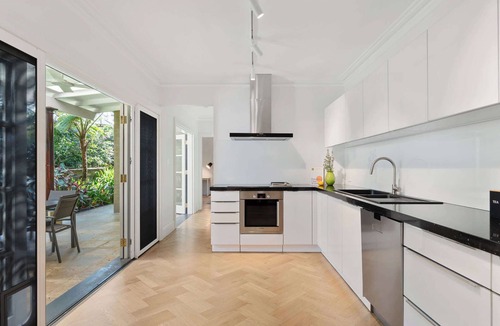 Newtown House | The Newtown Haven with Private Parking