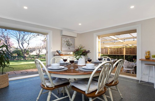 Bowral House | The Nook - centrally located