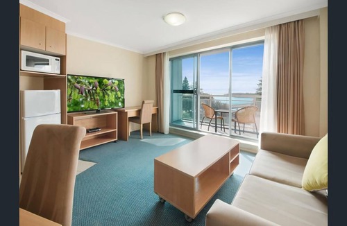 The Entrance Apartment | The Oaks Waterfront Resort, Unit 421