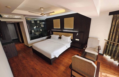 Sayajiganj Hotel | The Oasis -Vadodara