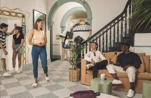 Woolloomooloo Hostel | The Pacific House