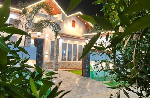 Greater Noida Villa | The Palm Grove Farm Villa