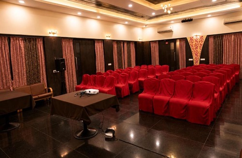GIDC Hotel | The Palm Regency Beacon Vapi