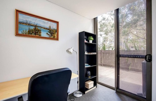 Zetland Apartment | 'The Patio' Live like a Local in Spacious Comfort