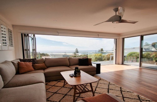 Wamberal House | The Pool House - Light and Spacious