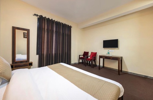 Kufri Hotel | The Prakriti Resort l Lift l The Stargaze Café l Indoor Multi Cuisine Restaurant l Power Backup Available l Managed By ExoticStays Group