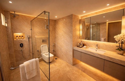Jangpura Hotel | The PratiQ Luxe - Paschim Vihar