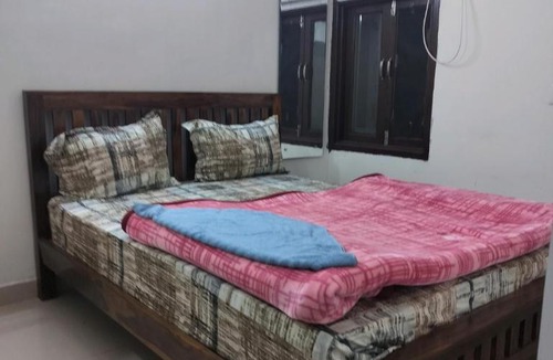 Sainik Farm Apartment | The Raveesh Apartment B6