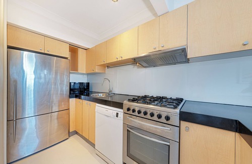 Bondi Beach Apartment | The Retreat: Beachfront View + Offstreet parking