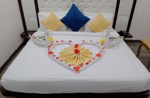 Dewas Hotel | The Royal Palace
