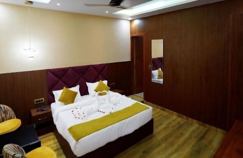 Alambagh Hotel | THE ROYALE AMOR HOTEL AND BANQUET HOTEL