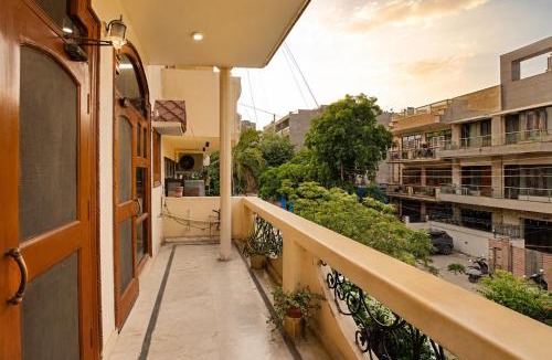 Sushant Lok Apartment | The Sandalwood by Red Olive 3BHK MG Rd Gurgaon