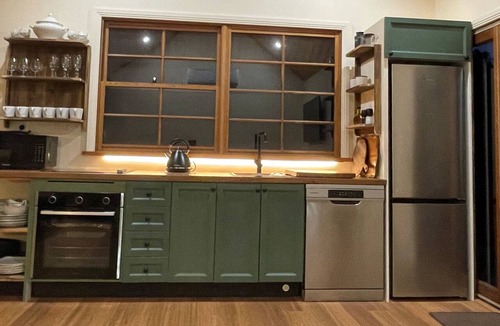 St. Albans Cabin | The Shack | Charming Heritage Cabin in St Albans is a Home Away From Home