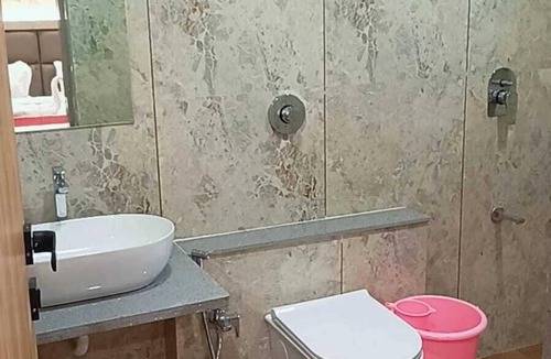Dwarka Hotel | The Sky Comfort Hotel Mahi