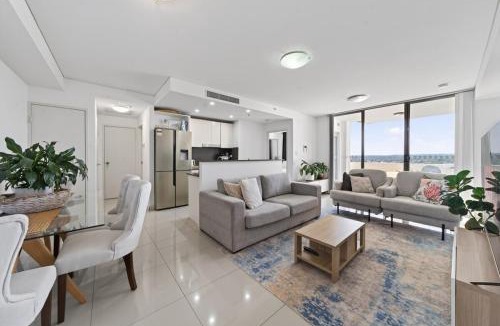 Parramatta CBD Apartment | The Viewpoint - Elegant 2BR Stay with Parking