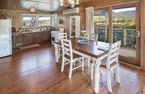 Barrengarry Cottage | The Willows - Book 2 nights + Stay a 3rd night for Free until the end of August