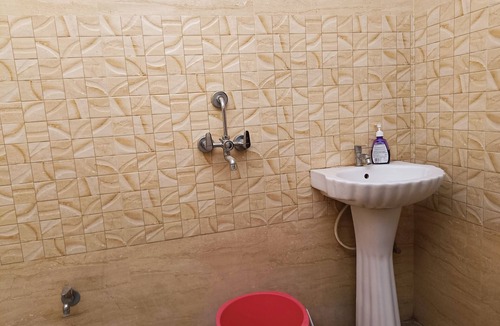 Varanasi House | The Wings Home Experience Peace & Coziness 1 BHK