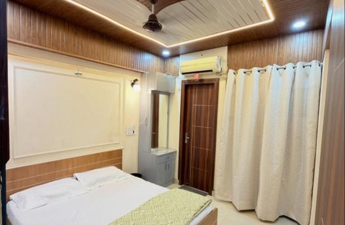 Ghaziabad Apartment | Theprivestay
