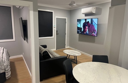 Adamstown Heights Apartment | Three Bedroom Deluxe Interconnect