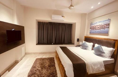 Upper Govind Nagar Hotel | TIM Near NESCO