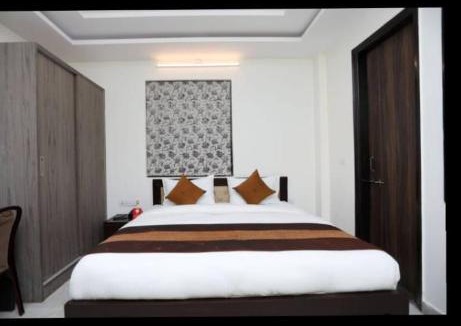 DLF Phase 3 House | Tipsyy Inn 015