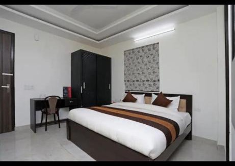 DLF Phase 3 House | Tipsyy Inn 015
