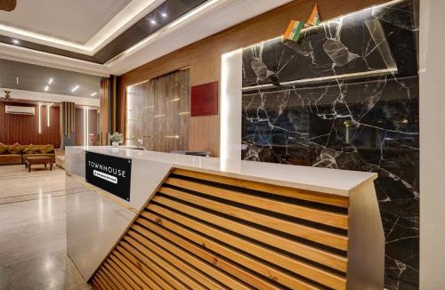 Mahipalpur Extension Hotel | Townhouse Airport Road Delhi
