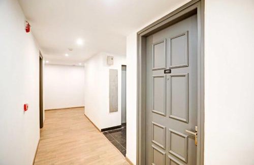 Sector 39 Hotel | Townhouse CLOUD BAY
