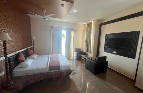 Kittur Hotel | Townhouse Dharawada Taluku Formerly Shri Balaji Hotel