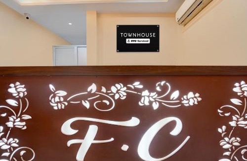 Auli Hotel | Townhouse IIM Lucknow Formerly Lexa Grand