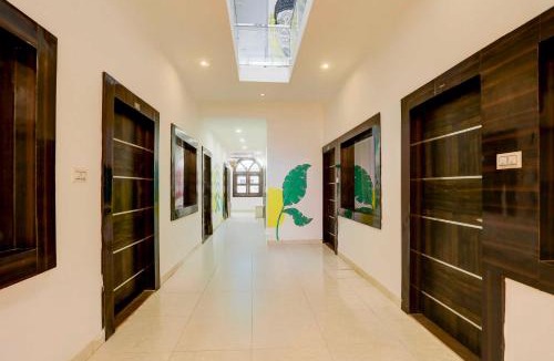 Khajuraho Hotel | Townhouse Khajuraho Vishwanath Temple